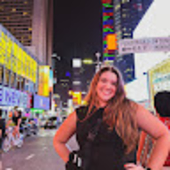 Meet your Posher, Hannah - Picture 1 of 1